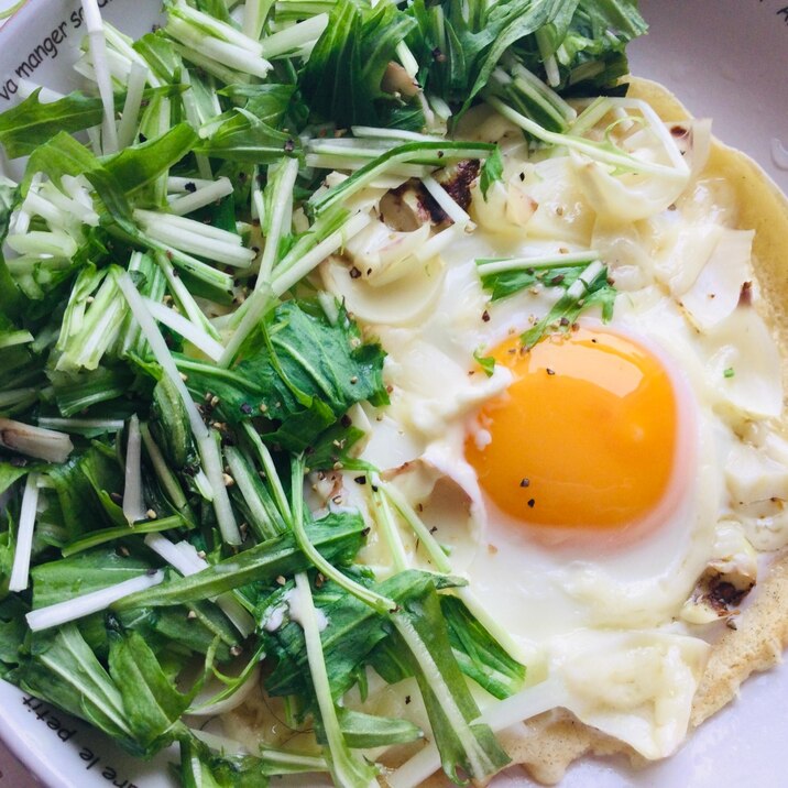 ユリ根と水菜の目玉焼きクレープ